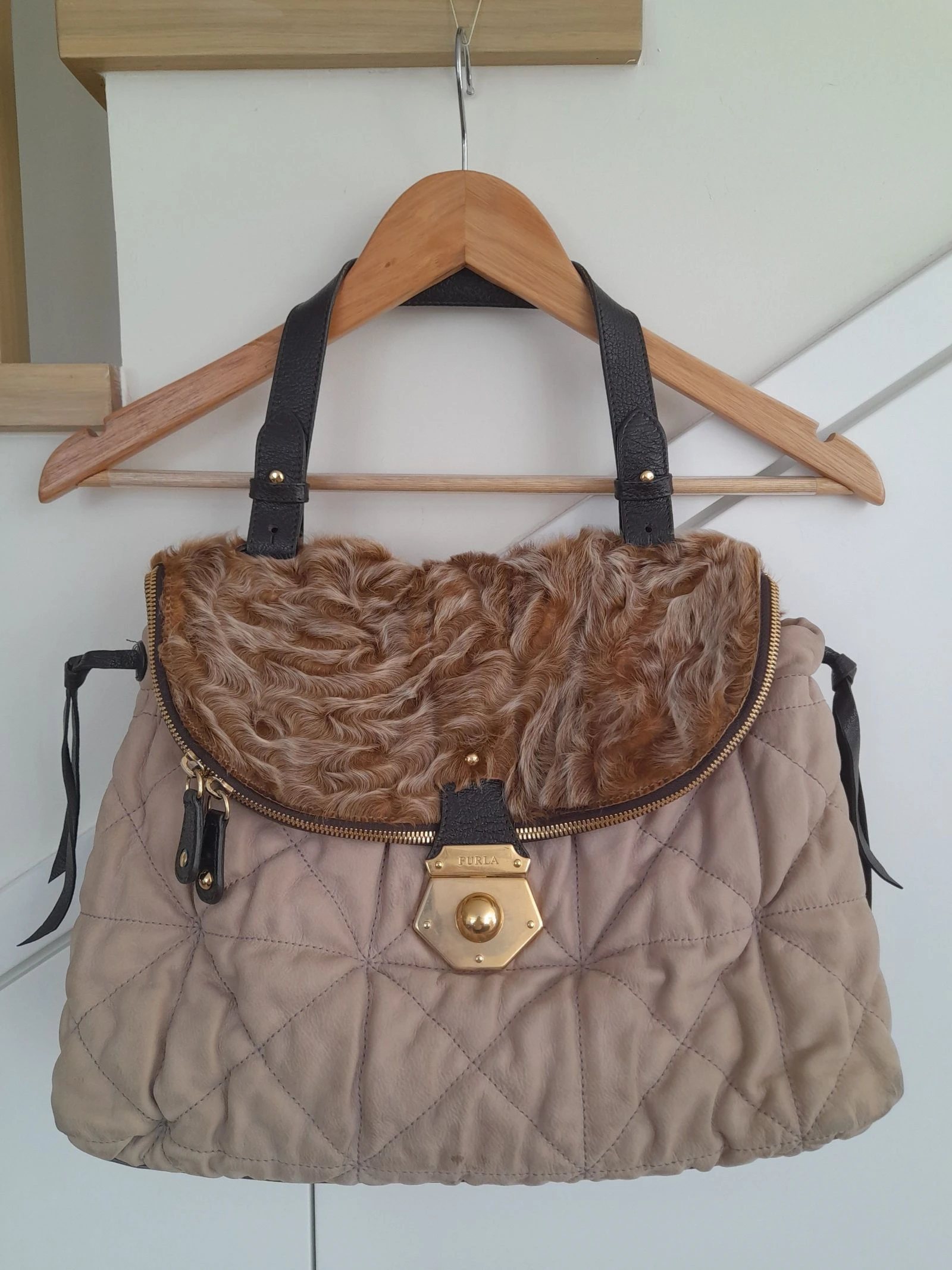 Bolsa Hobo Furla em Pele Bege e Castanha 🤎 